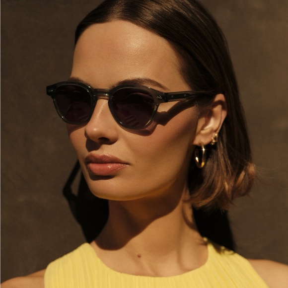 Black Retro Inspired Capri Sunglasses by Bruno Magli classic Italian design - Picture 10 of 10